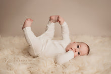 Load image into Gallery viewer, Classic Cream | 3'x5' 3000g Premium Greek Flokati | Matches Savage 'Bone'