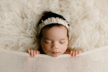 Load image into Gallery viewer, Classic Cream | 3'x5' 3000g Premium Greek Flokati | Matches Savage 'Bone'